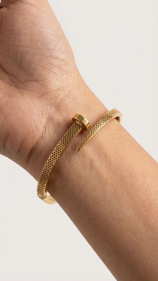 Textured Golden Nail Wrap Bangle - Thumbnail 2