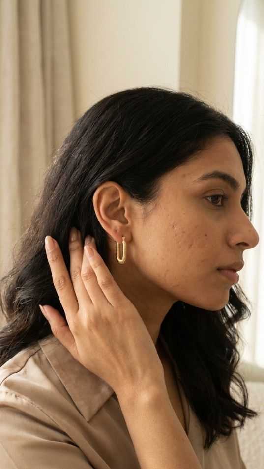 Ridged Golden Rectangle Huggie Hoops - Thumbnail 2