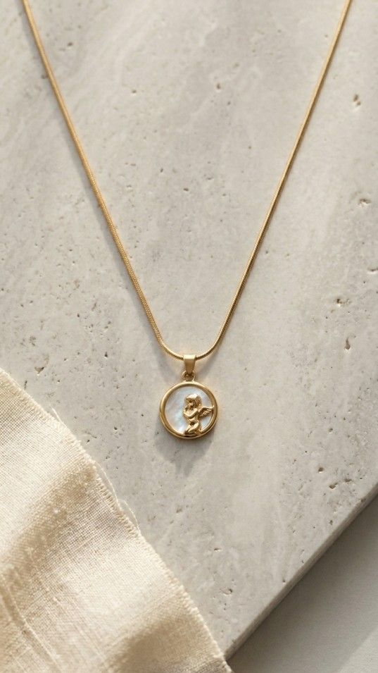 Elegant Minimalist Round Charm Gold Necklace - Thumbnail 2