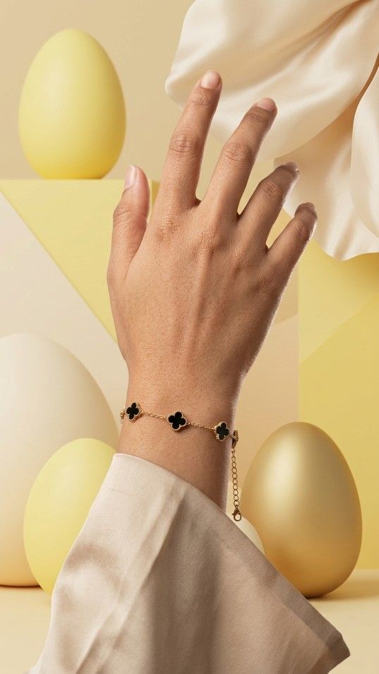 Luxury Black Clover Bracelet - Thumbnail 3