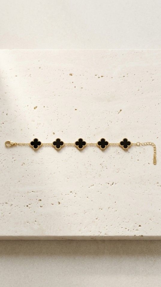 Luxury black clover bracelet elegant stylish jewelry for women