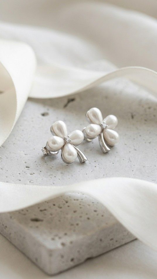 Pearl Blossom Stud Earrings - Thumbnail 2